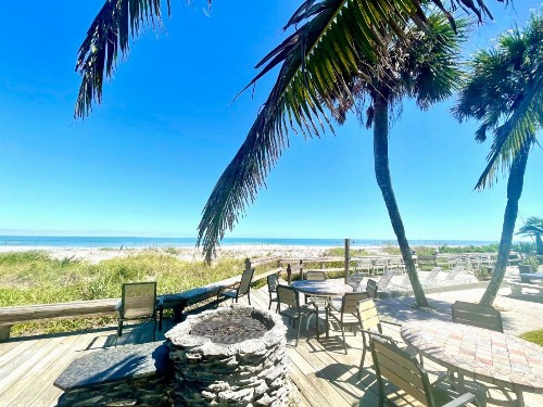 Surf Studio Beach Resort - image 6