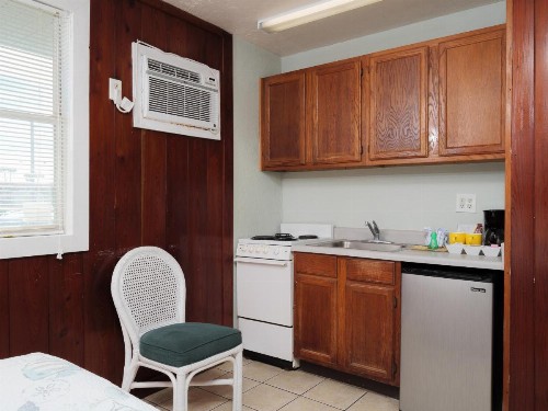 Sea Aire Motel - image 21