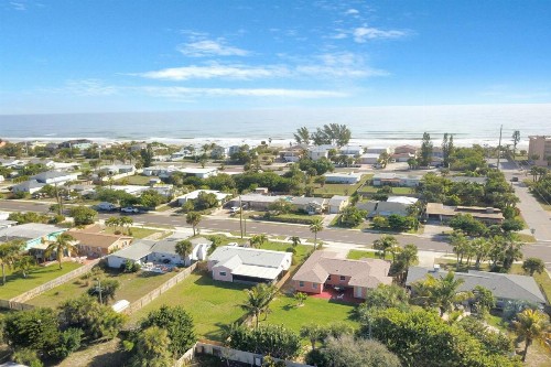 Cocoa Beach Bungalow - image 1