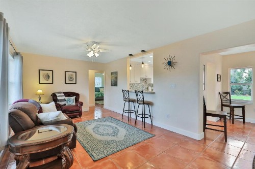Cocoa Beach Bungalow - image 2
