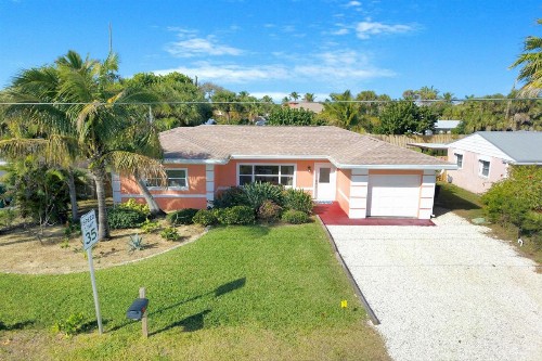 Cocoa Beach Bungalow - image 7
