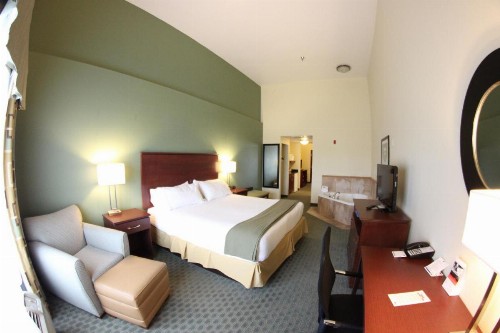 Holiday Inn Express Hotel & Suites Cocoa an IHG Hotel - image 12