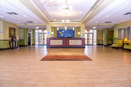 Holiday Inn Express Hotel & Suites Cocoa an IHG Hotel - image 49