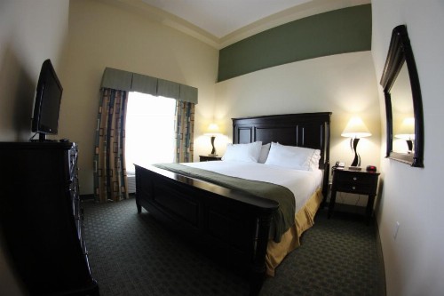 Holiday Inn Express Hotel & Suites Cocoa an IHG Hotel - image 6