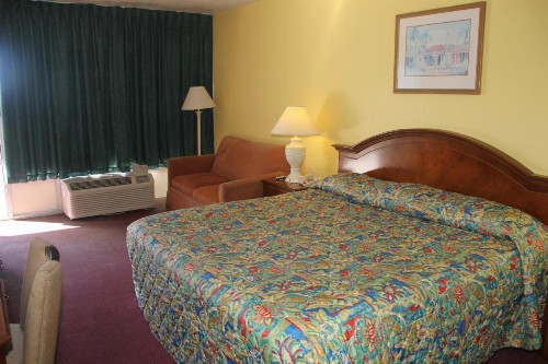 Americas Best Value Inn Cocoa/Port Canaveral - image 6