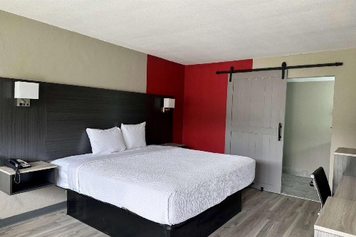 Best Western Cocoa Inn - image 1