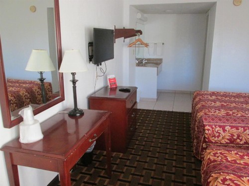 Budget Inn - image 15