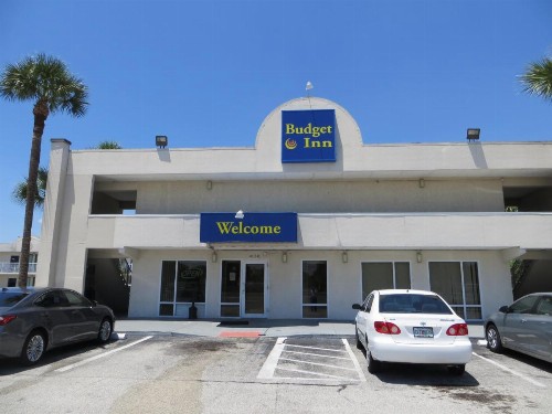 Budget Inn - image 7