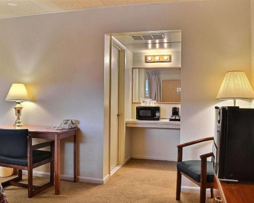 Rodeway Inn Cody - image 15