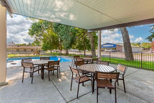 Best Western Sunset Inn - image 15