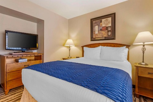 Best Western Sunset Inn - image 20