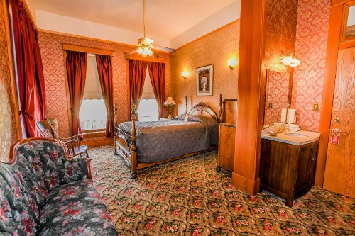 Irma Hotel - image 4