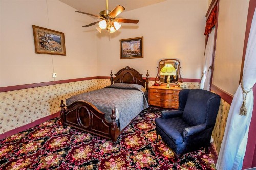 Irma Hotel - image 8