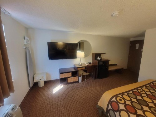 Super 8 by Wyndham Cody - image 23