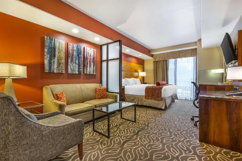 Best Western Premier Ivy Inn & Suites - image 22