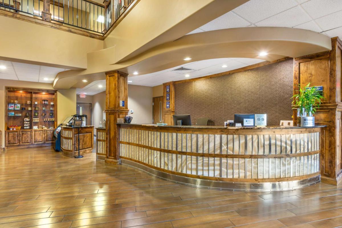 Best Western Premier Ivy Inn & Suites - image 3