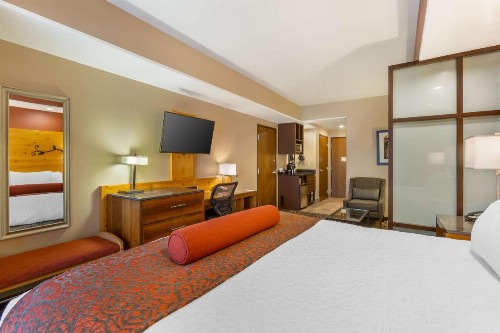 Best Western Premier Ivy Inn & Suites - image 35
