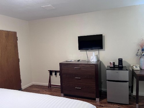 Sunrise Motor Inn - image 14