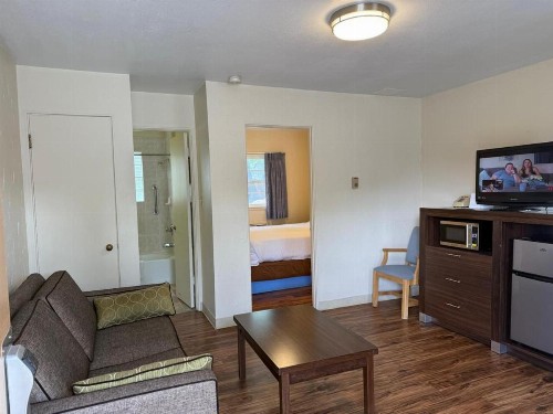 Sunrise Motor Inn - image 41