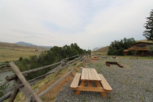 Wapiti Lodge - image 29