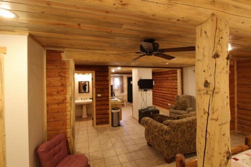 Wapiti Lodge - image 36
