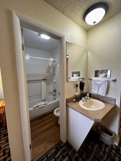Cody Legacy Inn & Suites - image 35