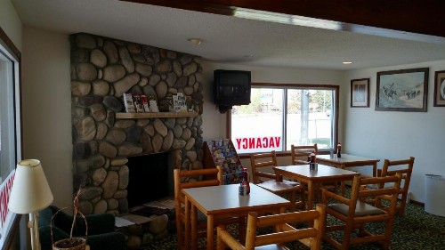 A Wyoming Inn - image 2