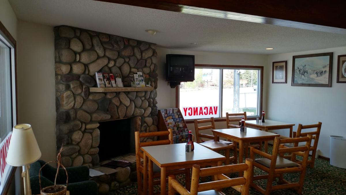A Wyoming Inn - image 2