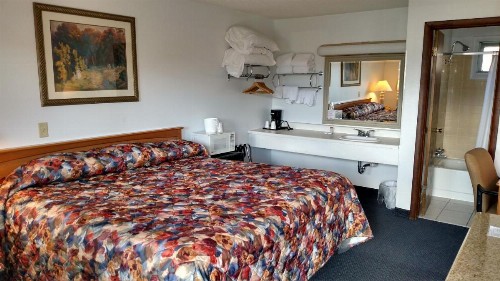 A Wyoming Inn - image 7