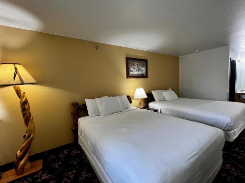 Buffalo Bill's Antlers Inn - image 12
