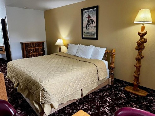 Buffalo Bill's Antlers Inn - image 15