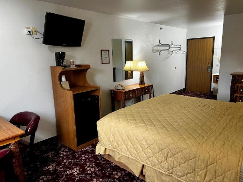 Buffalo Bill's Antlers Inn - image 23