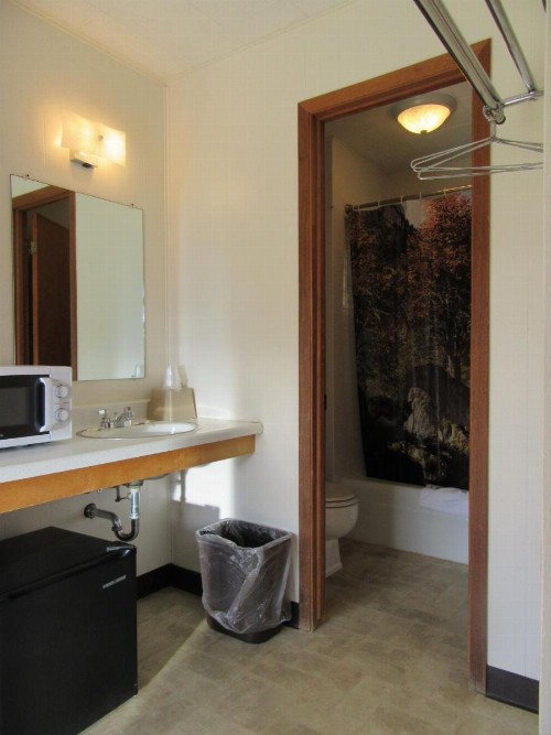 Big Bear Motel - image 17