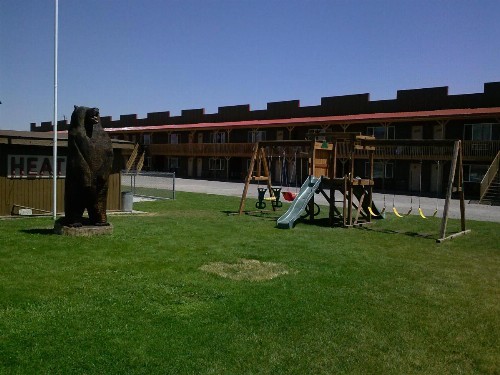 Big Bear Motel - image 30