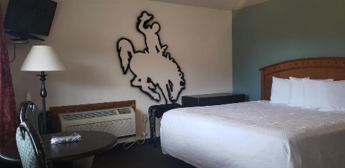 Big Bear Motel - image 32