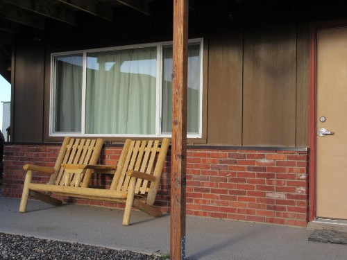 Big Bear Motel - image 33