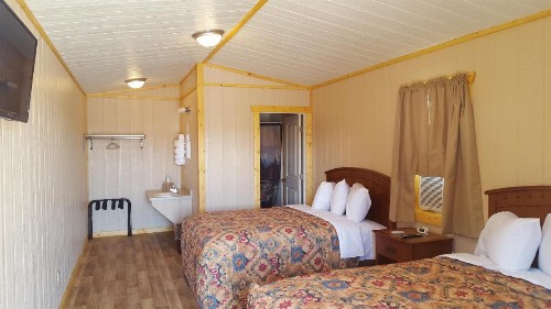 Big Bear Motel - image 38
