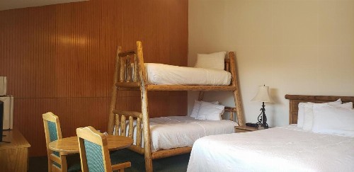 Big Bear Motel - image 40