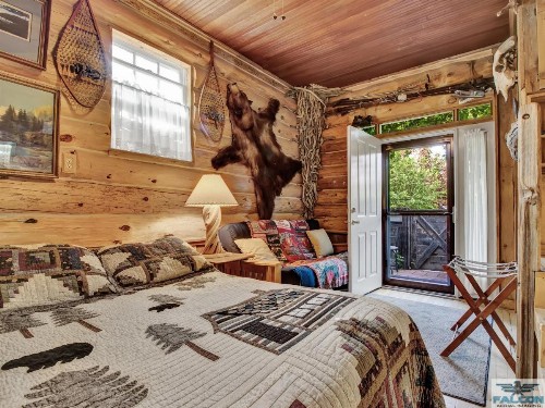Robins Nest Bed & Breakfast - image 4