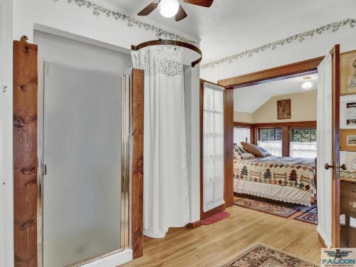 Robins Nest Bed & Breakfast - image 5
