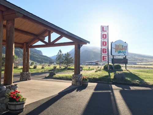 Holiday Lodge - image 2