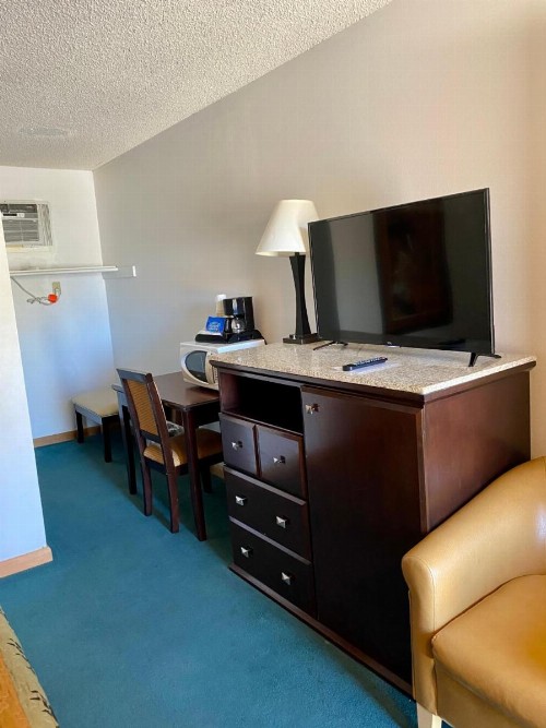 Holiday Lodge - image 24