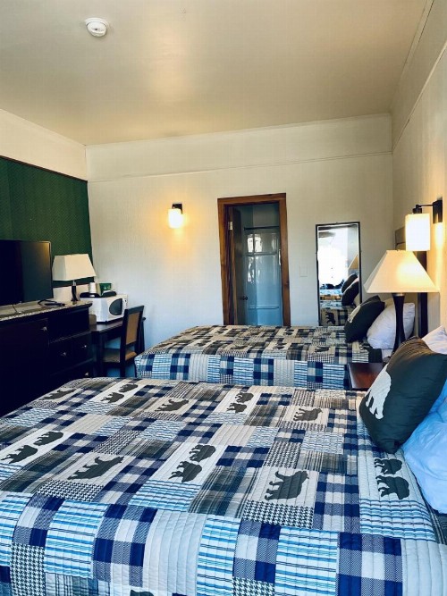Holiday Lodge - image 32