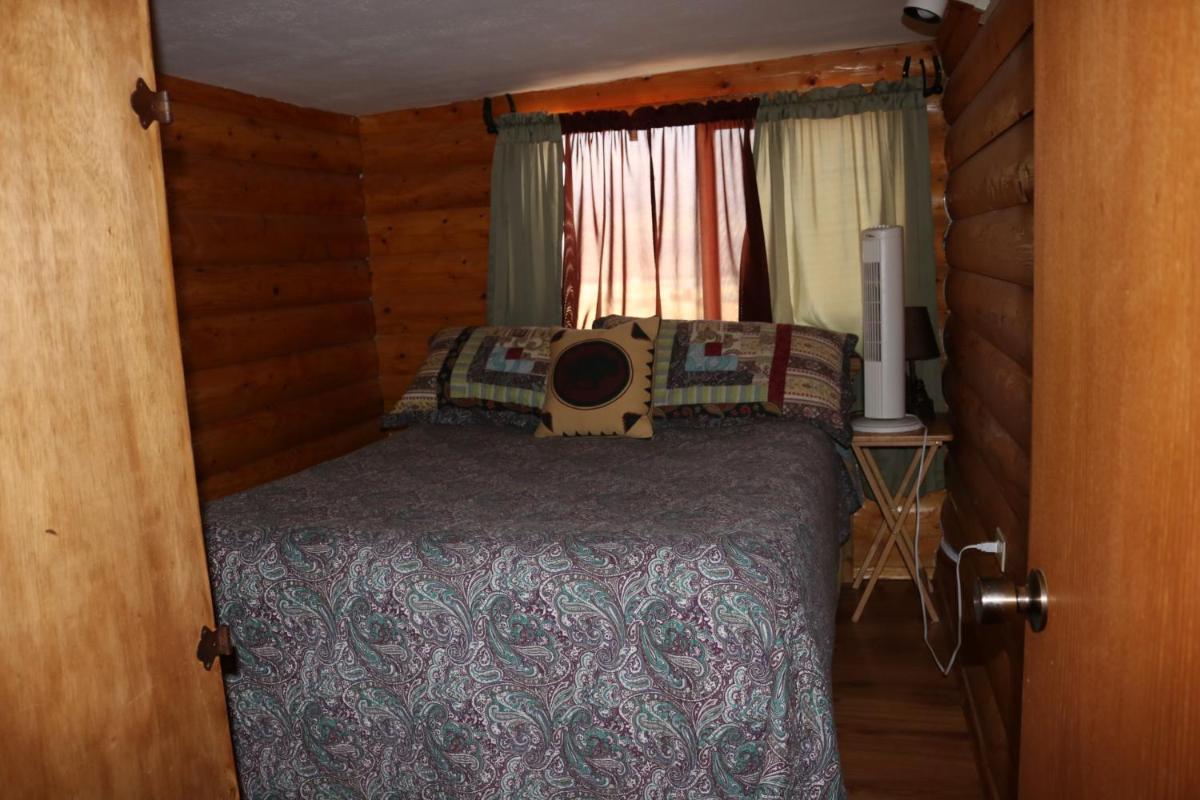 Wapiti Mountain Cabins - image 6
