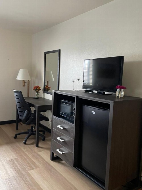 Cody Motor Lodge - image 21