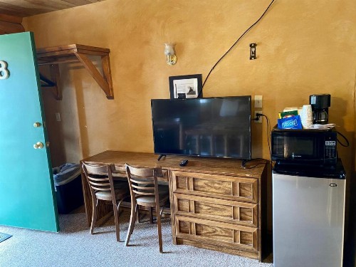 Green Creek Inn and RV Park - image 13