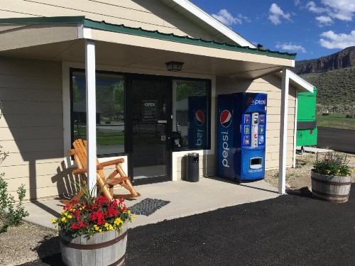 Green Creek Inn and RV Park - image 8