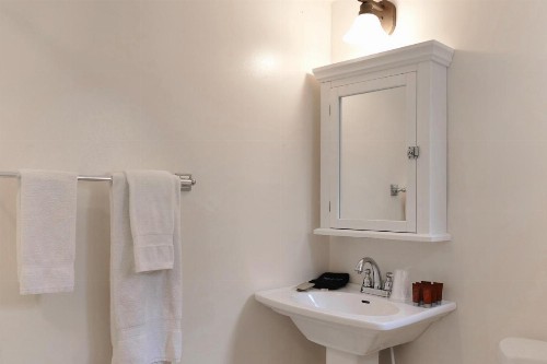 Trail Shop Inn - image 34