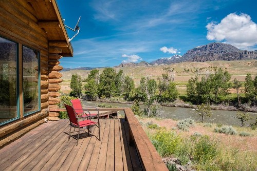 Yellowstone Cutthroat Guest Ranch - image 3