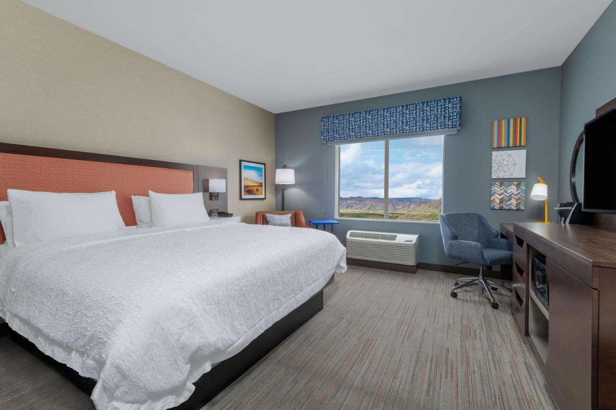 Hampton Inn & Suites Cody Wy - image 2